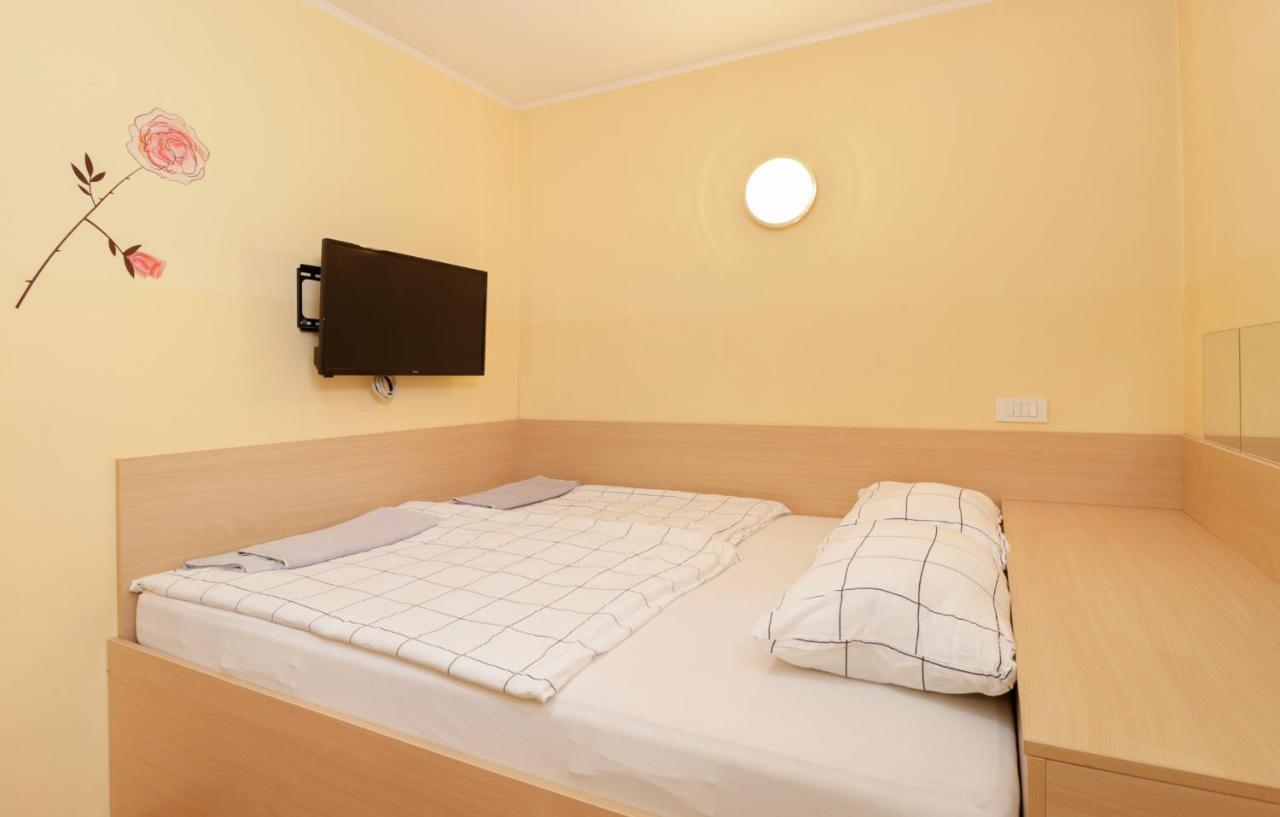 Beg Rooms Máribor Exterior foto
